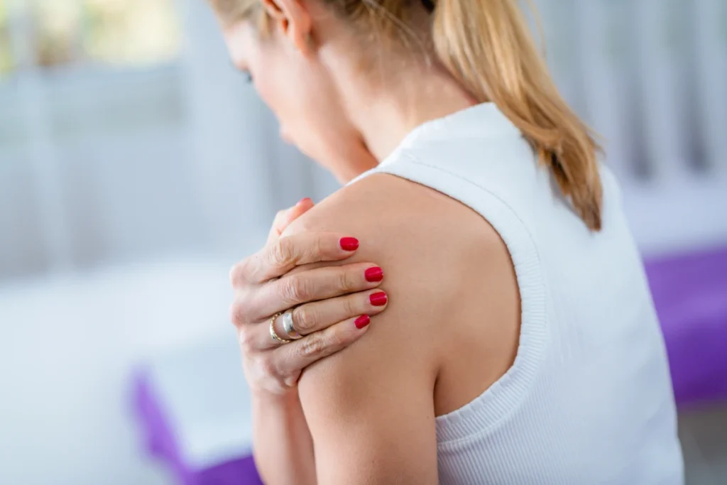 Frozen-shoulder-feels-different